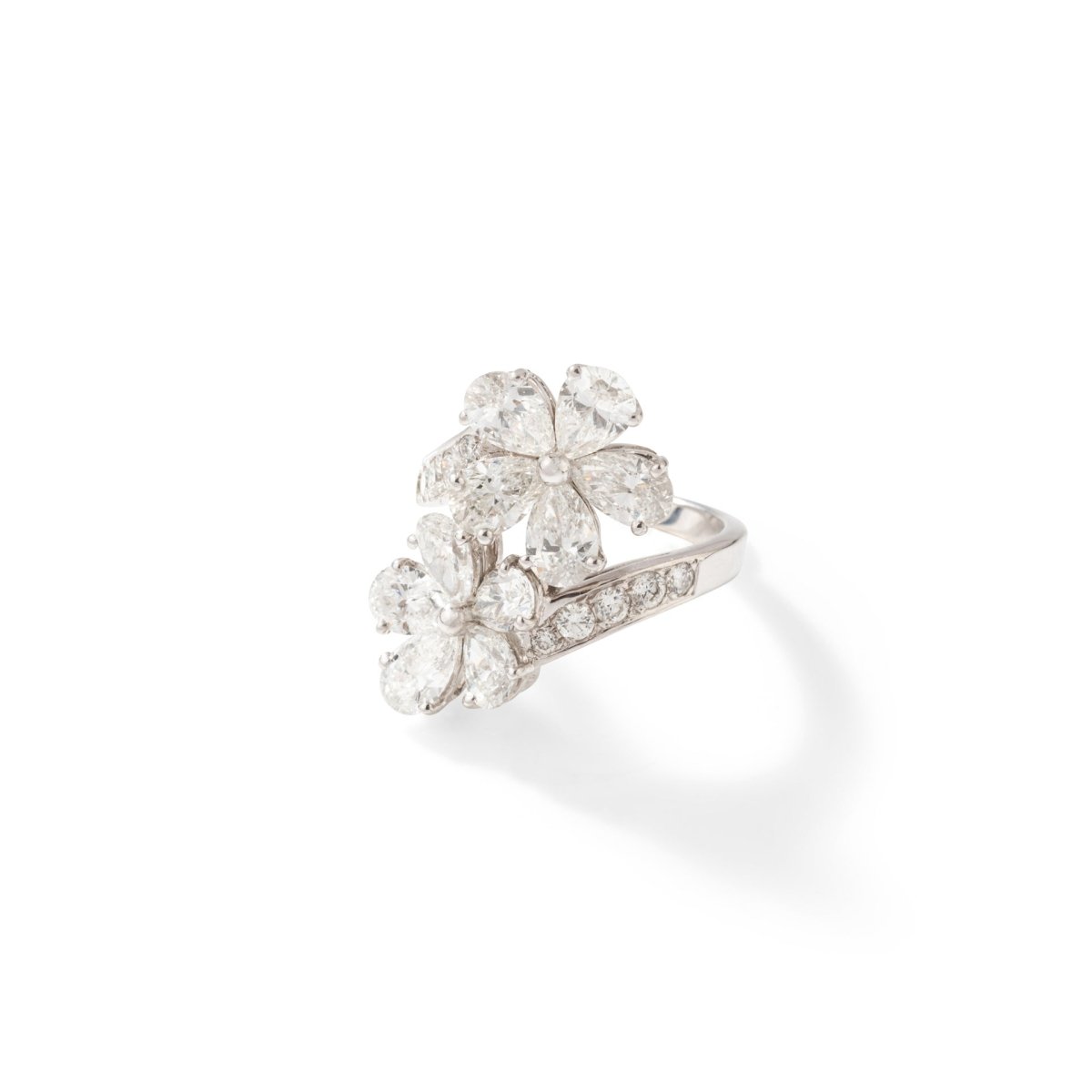Bague Toi et Moi Maison BULGARI Fleurs en or blanc et diamants. Prix sur Demande – Image 3
